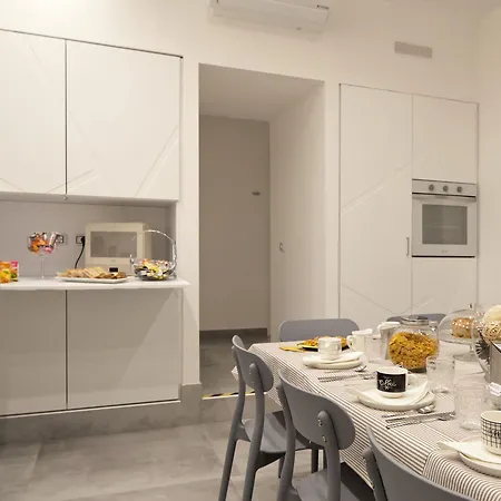 Domus Schilizzi 4* Napoli